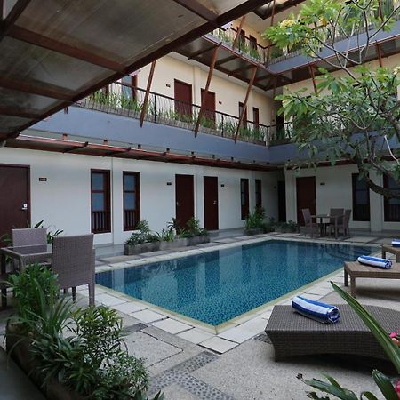 Hotel Reddoorz Near Legian Street Exterior foto