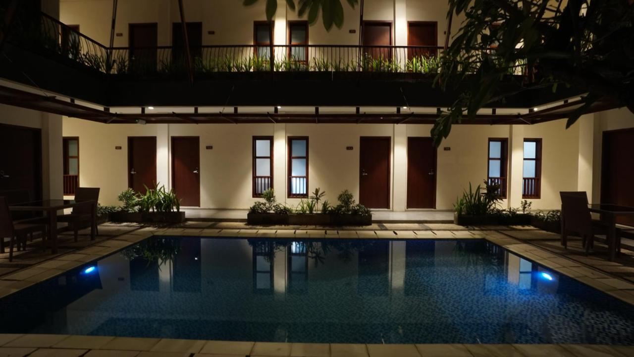 Hotel Reddoorz Near Legian Street Exterior foto