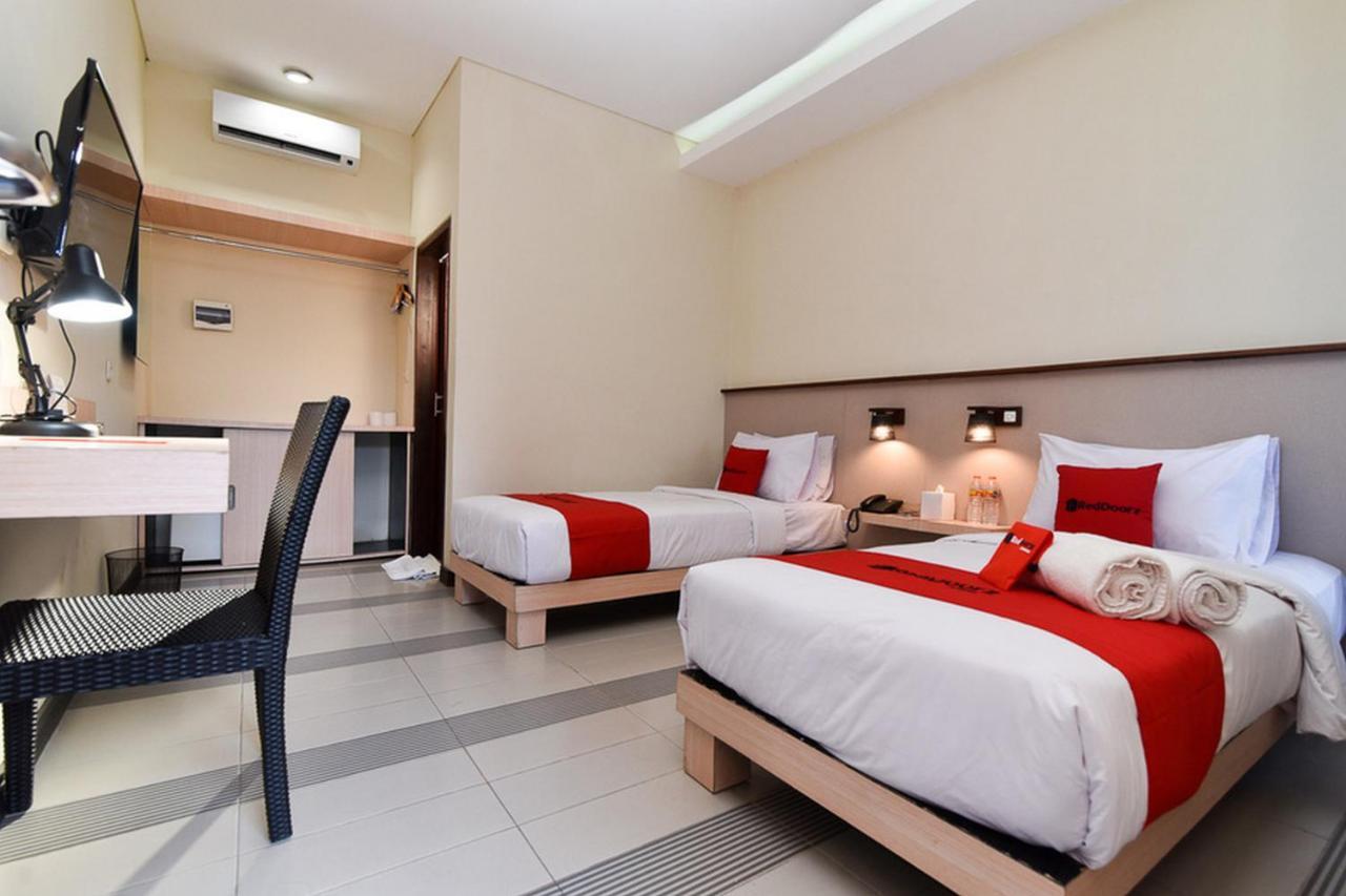 Hotel Reddoorz Near Legian Street Exterior foto
